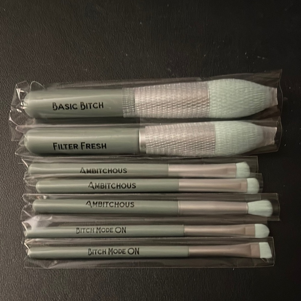 B*tchy makeup brushes with case